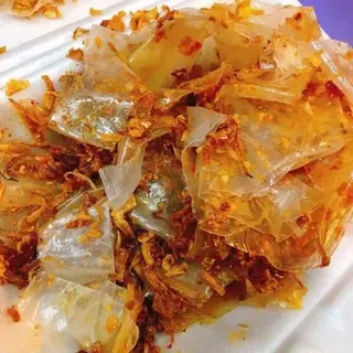 Hình ảnh Bánh tráng trộn muối hành phi tuổi thơ