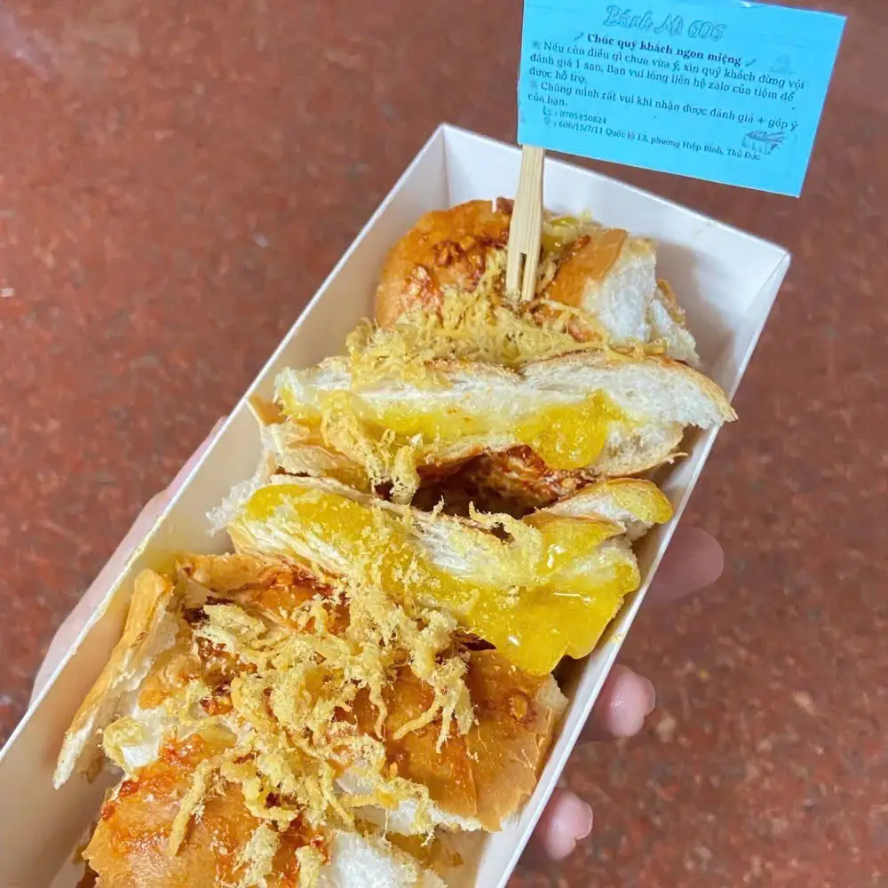 Hình ảnh Bánh Mì Bơ Nướng Muối Ớt
