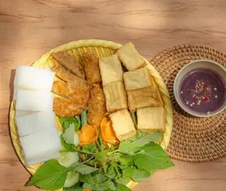 Hình ảnh Bún đậu chả cốm nem chua