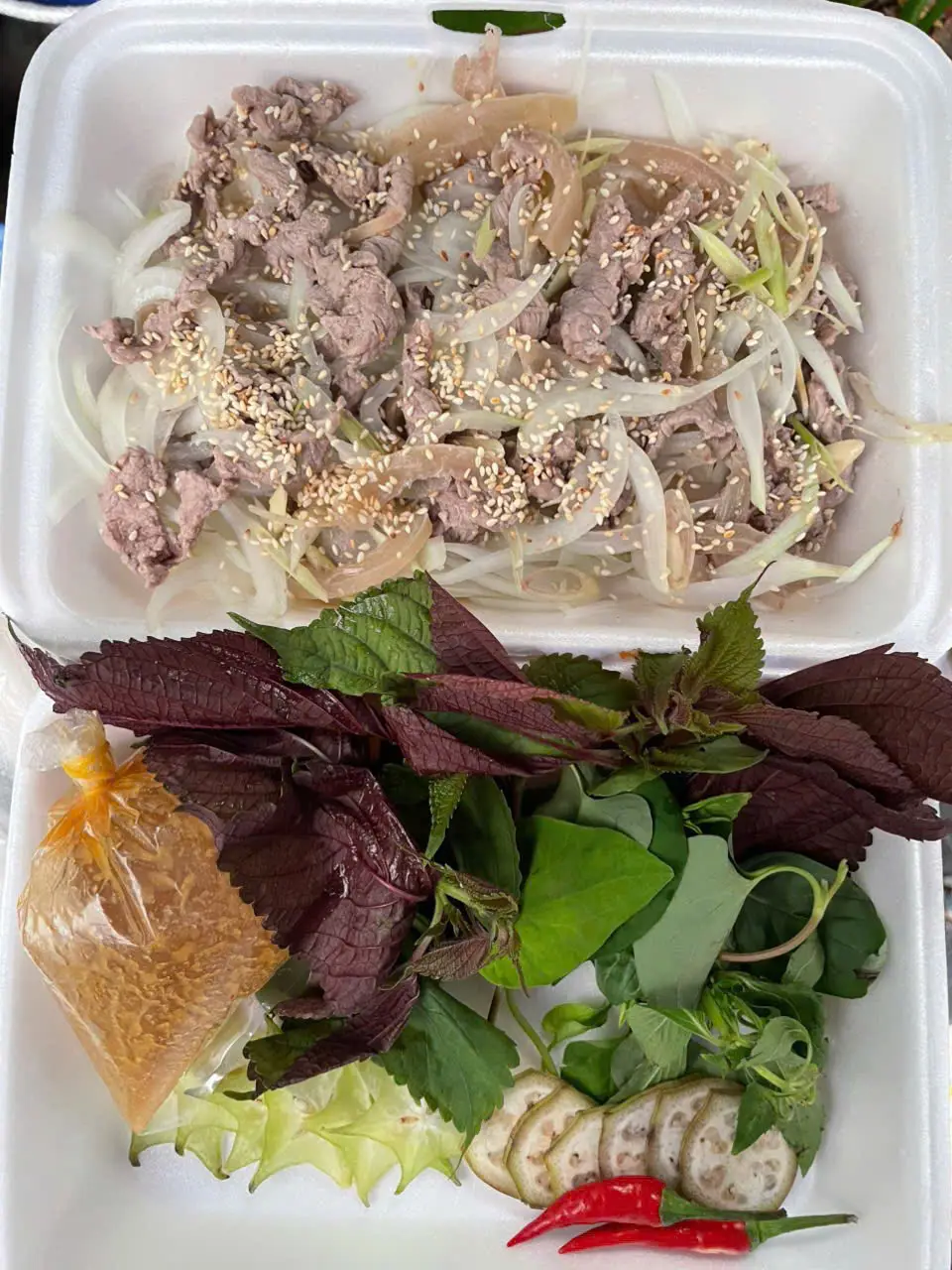 Hình ảnh Bê tơ hấp kèm rau đầy đủ