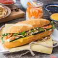 Hình ảnh Bánh Mì Pate Gà Nấm