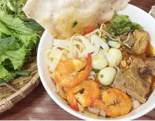 Hình ảnh Mì Quảng sườn tôm trứng