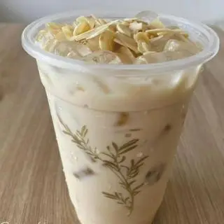 Hình ảnh Trà sữa hạnh nhân nhãn