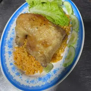 Hình ảnh Cơm gà góc 4 mắm tỏi