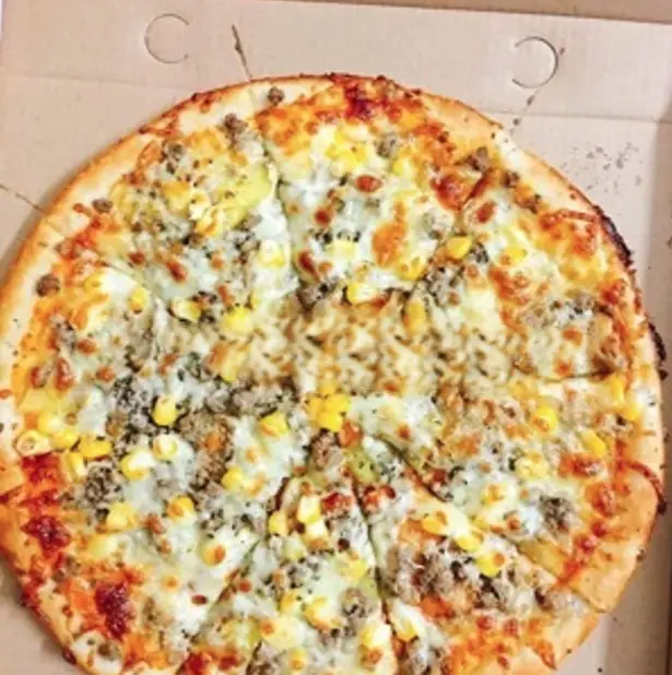 Hình ảnh Pineapple beef pizza