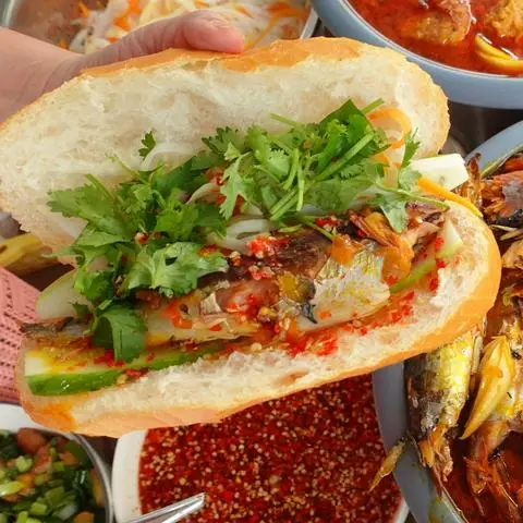 Hình ảnh Bánh Mì Cá Hầm - Xíu Mại Cô Ba - Đường Số 21