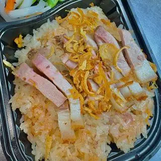 Hình ảnh Xôi mặn heo quay