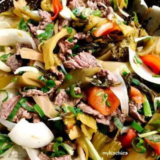 Hình ảnh Cơm rang dưa bò ngập thịt