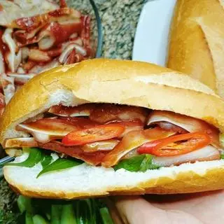 Hình ảnh Combo bánh mì phá lấu - trà tắc