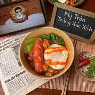 Hình ảnh Mì trộn trứng - xúc xích