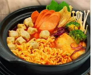 Hình ảnh Mỳ kim chi xúc xích