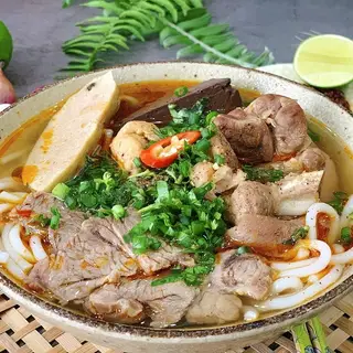 Hình ảnh Bún bò tái - gân - chả