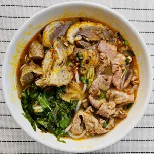 Hình ảnh Combo bún bò nạm - nước