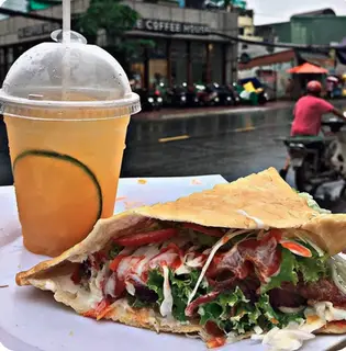 Hình ảnh Combo bánh doner kebab tam giác đặc biệt - trà quất