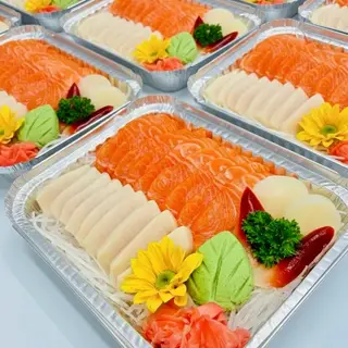 Hình ảnh Set sashimi cá hồi - cá kiếm - sò điệp - sò đỏ - 1.1