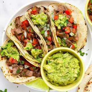 Hình ảnh Tacos bò cay divine sauce size L