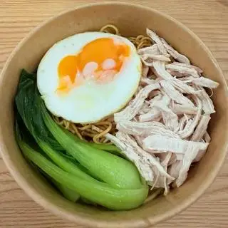 Hình ảnh Mì trộn xốt tôm - gà xé - trứng
