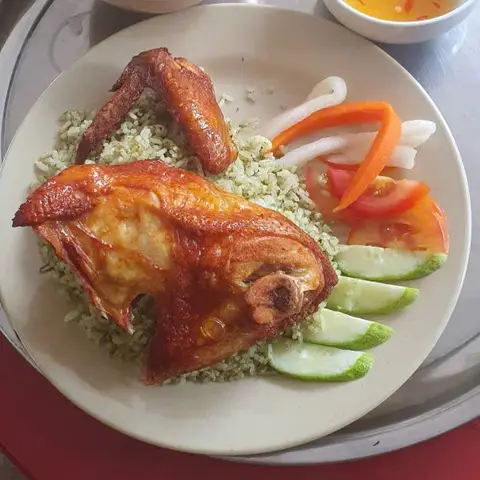 Hình ảnh Quán Linh - Cơm Gà Ta Xối Mỡ - Bùi Quang Là