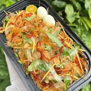 Hình ảnh Bánh Tráng Sợi Khô Trộn Sốt Bò Thập Cẩm