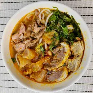 Hình ảnh Bún bò tái nạm gân