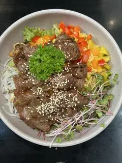 Hình ảnh Savory Stir-Fried Beef & Noodles