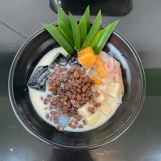 Hình ảnh Chè thập cẩm đậu đỏ