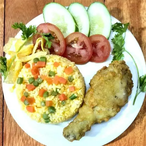 Hình ảnh Cơm Gà Rán & Nem Nướng - Nguyễn Văn Cừ