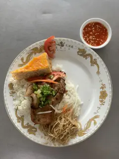 Hình ảnh Cơm tấm sườn bì chả