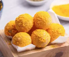 Hình ảnh Cheese ball nhân phô mai 20k 2 viên