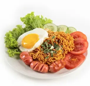 Hình ảnh Mì trộn indomie xúc xích trứng ốp la
