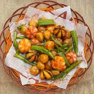 Hình ảnh Cá viên thập cẩm sốt mắm tỏi bơ