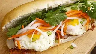 Hình ảnh Bánh mì ốp la 2 trứng