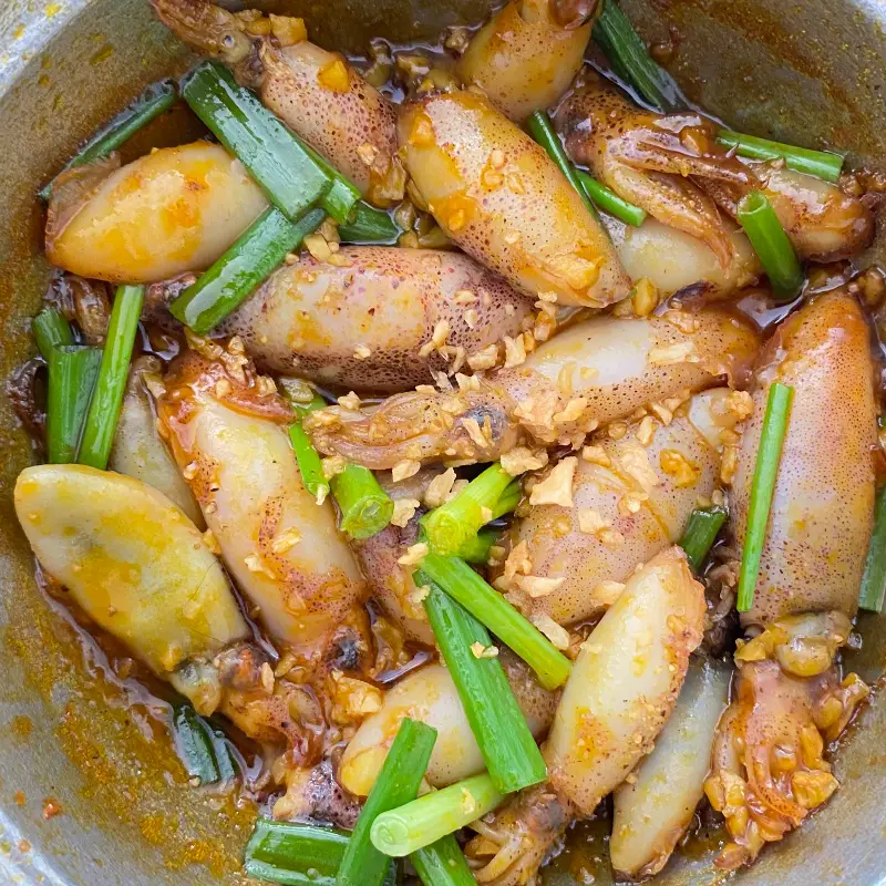 Hình ảnh Cơm đĩa Mực Rim tiêu