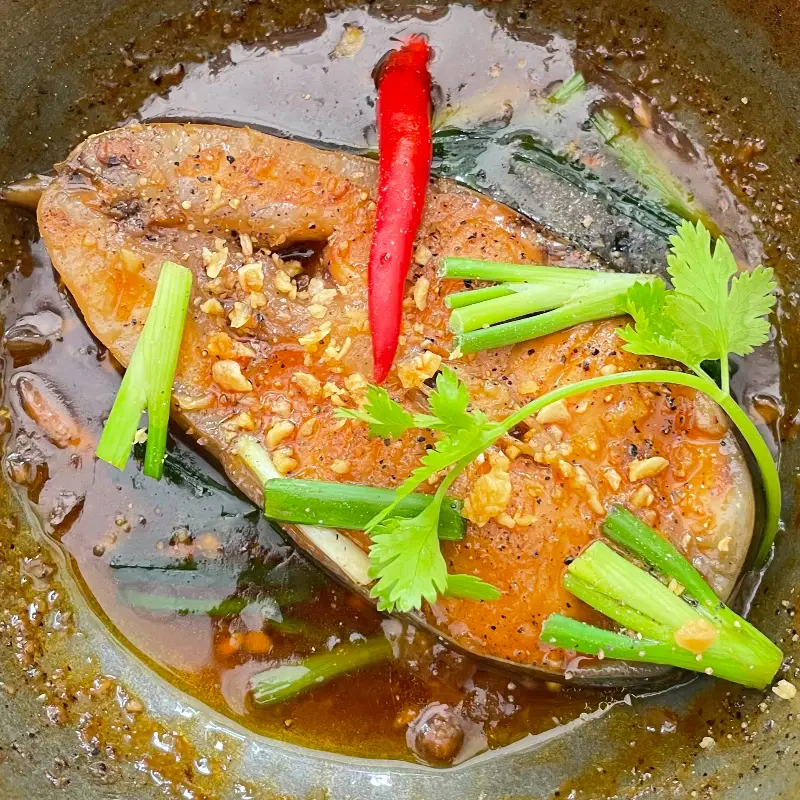 Hình ảnh Cơm đĩa ba sa kho tộ