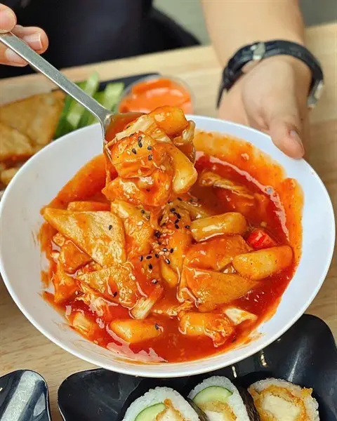 Hình ảnh TOKBOKKI CHẢ CÁ SỐT CAY