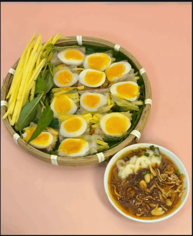 Hình ảnh Bánh tráng cuốn lòng đào chấm sốt me