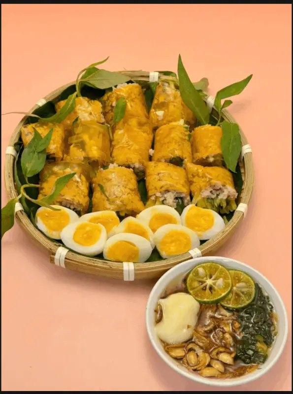Hình ảnh Bánh tráng cuốn thịt bằm chấm sốt tắc
