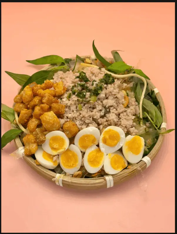 Hình ảnh Bánh tráng trộn thịt bằm, tóp mỡ