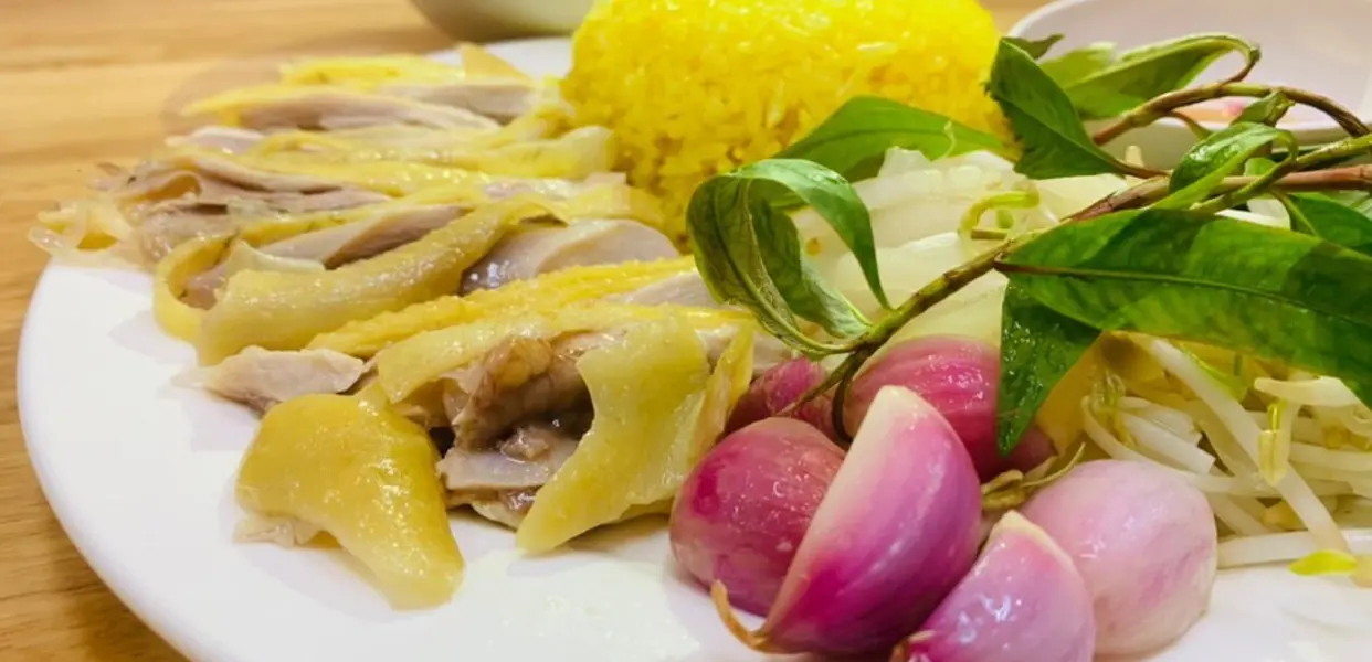 Ảnh bìa Cơm Gà Xứ Nẫu Phú Yên - Tam Trinh
