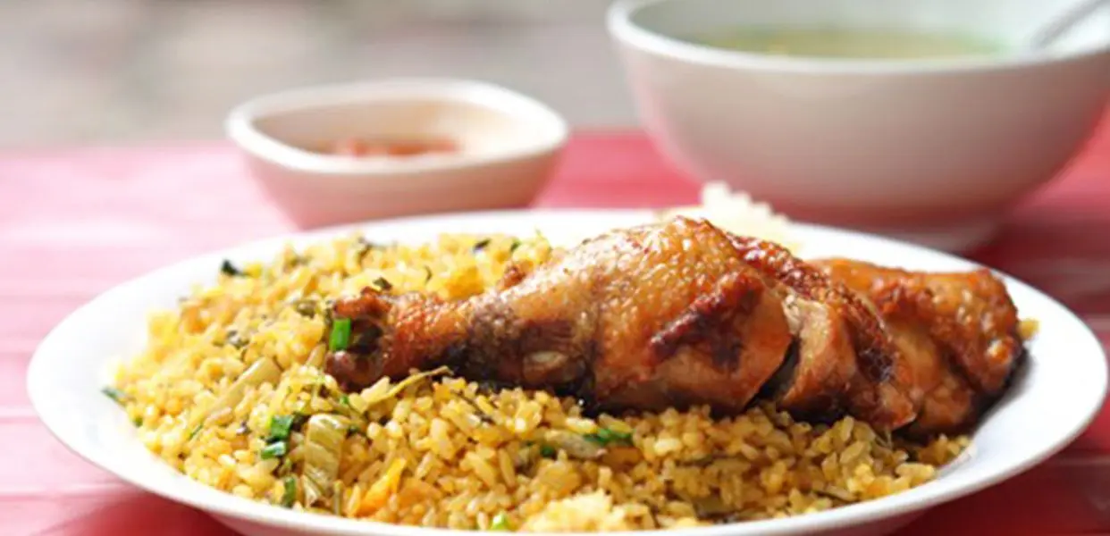 Ảnh bìa Quán Cô Ba - Cơm Gà Xối Mỡ - Chung Cư Ngô Gia Tự