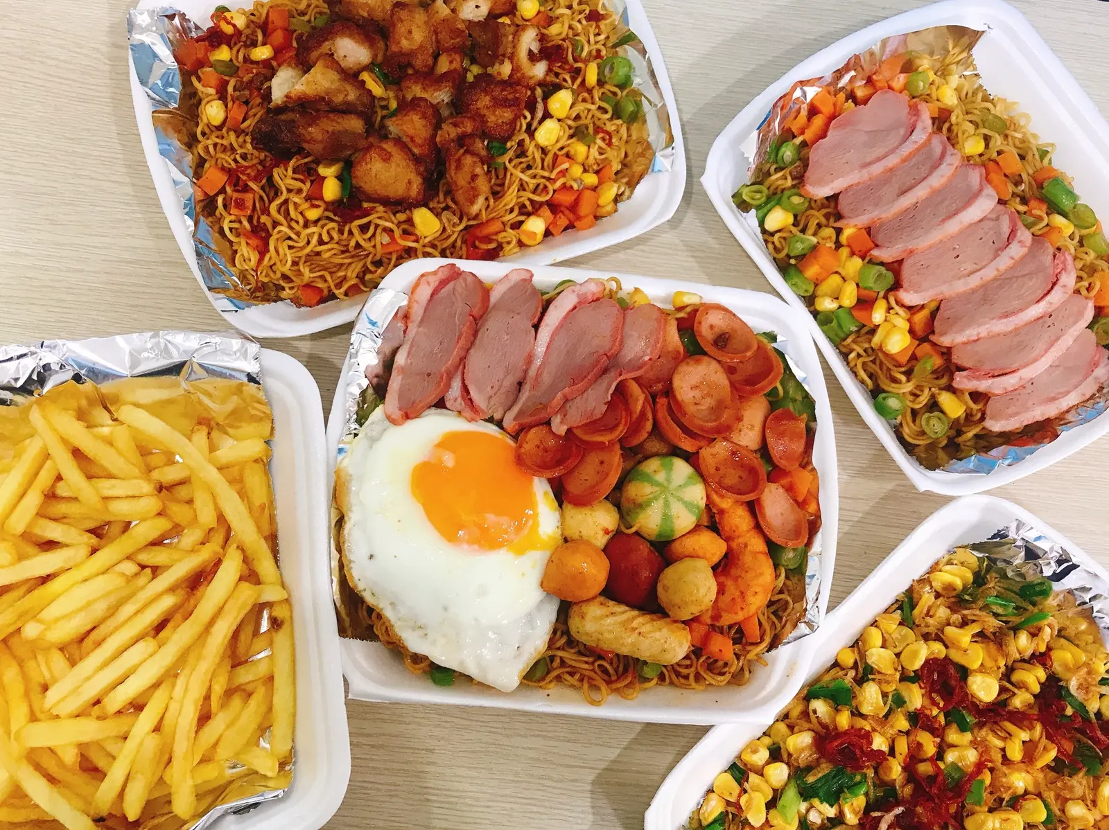 Ảnh bìa Hương Tròn - Mì Trộn Indomie và Đồ Ăn Vặt - 12A Ngõ 1 Nguyễn Thị Định