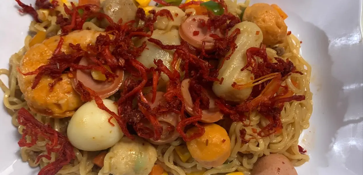 Ảnh bìa Yêu Mì - Mì Trộn Indomie - Nguyễn Ngọc Vũ
