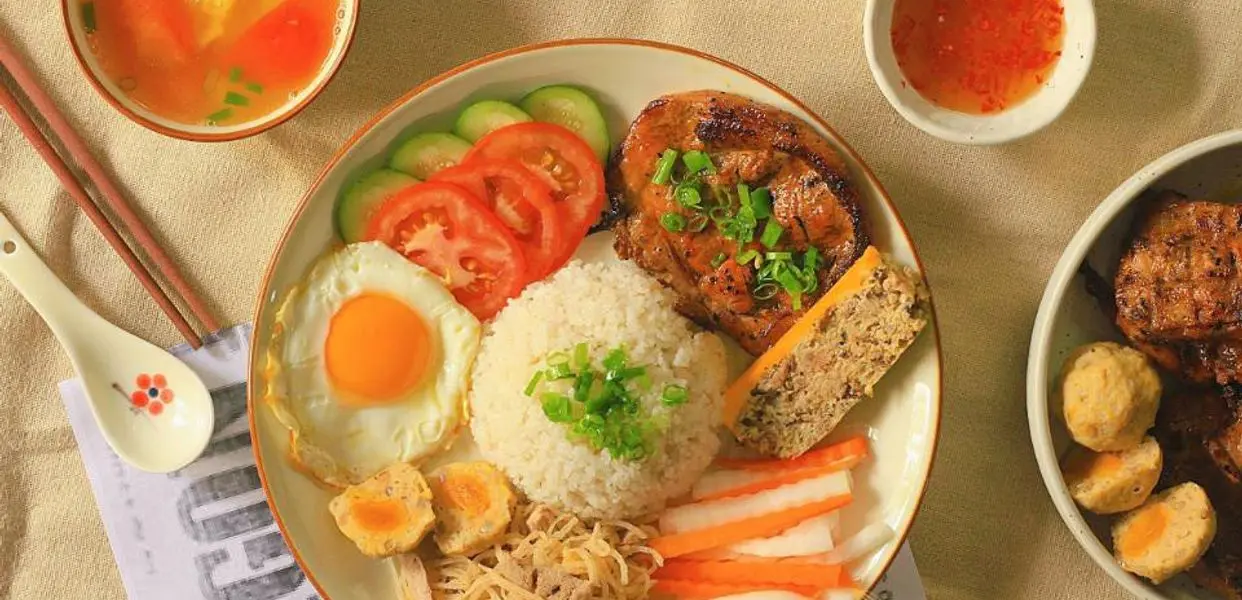 Ảnh bìa Cơm Tấm Nam Kỳ - Phố Lương Định Của
