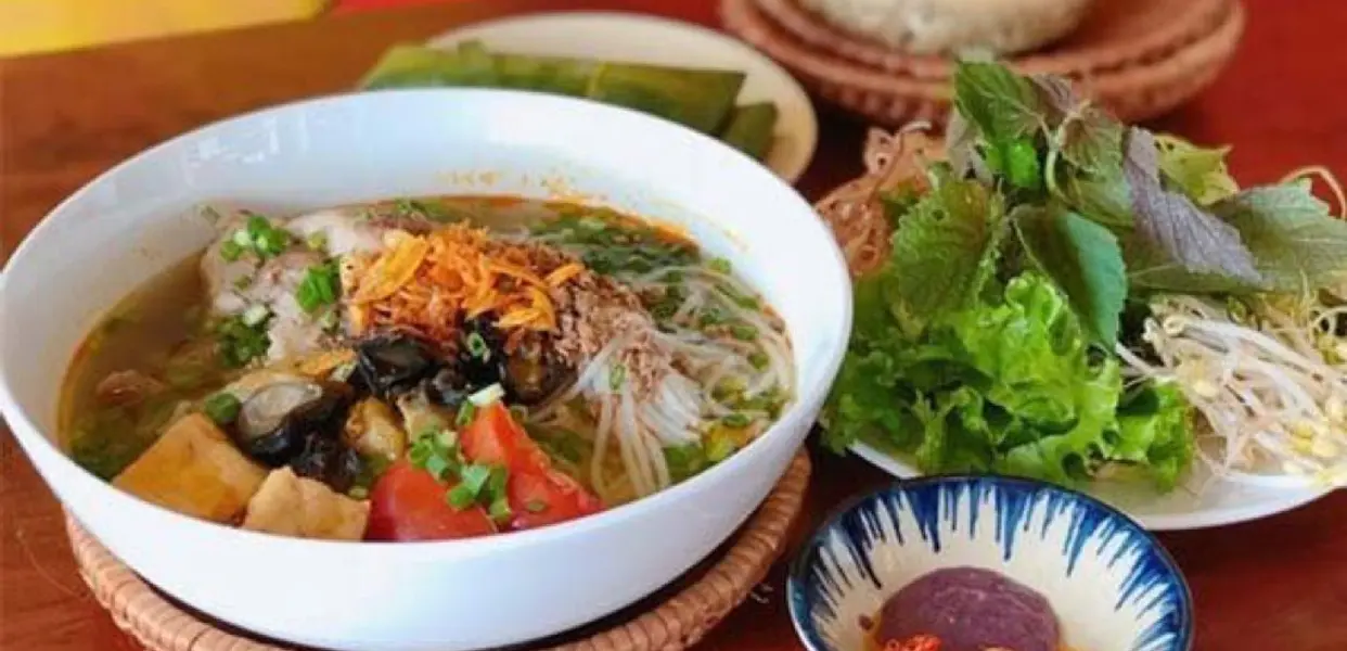 Ảnh bìa Dì Tư Quán - Bánh Cuốn & Bún Riêu