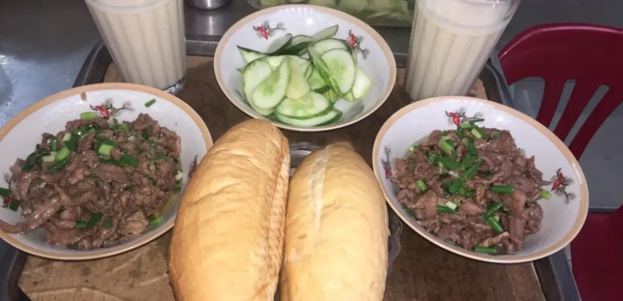 Ảnh bìa Bánh Mì Bò Xào Linh Thủy