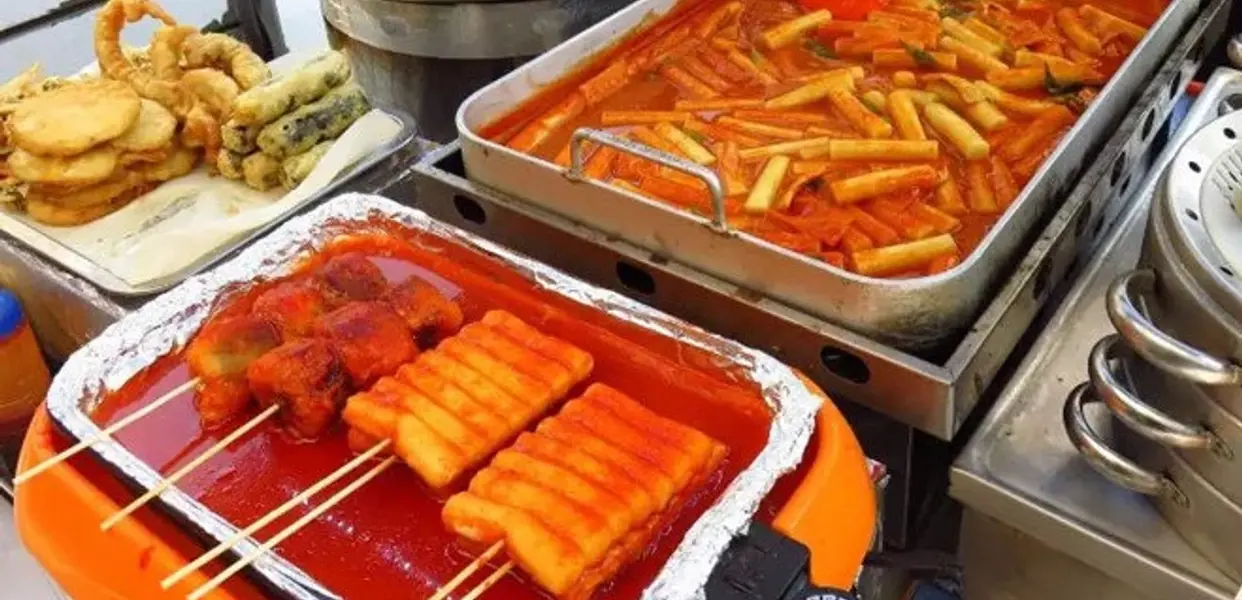 Ảnh bìa Cô Han - Tokbokki & Gà Sốt Cay Hàn Quốc - Phan Văn Trường