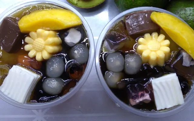 Ảnh bìa Nga - Ăn Vặt & Trà Sữa - Nam Hòa