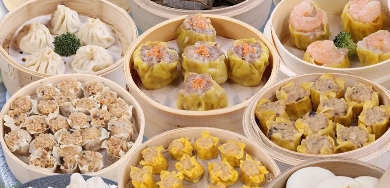 Ảnh bìa Dâu Tây House - Há Cảo & Cá Viên Chiên - Hoàng Ngọc Phách