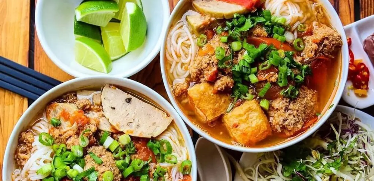 Ảnh bìa Bún Riêu Phố Cổ - Trần Hữu Dực
