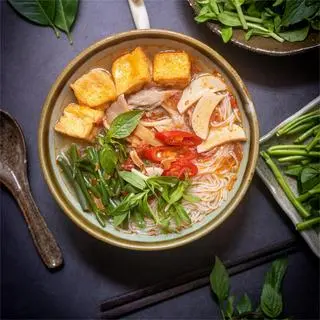 Ảnh đại diện Bếp Chay Chiếu Ngân - Quán Chay Hóc Môn - Đặng Thúc Vịnh